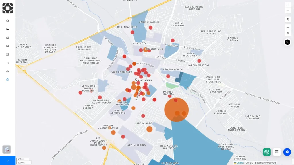 Análise da Plataforma da Datlo, tratando sobre a base de CNPJ no setor hospitalar (círculos avermelhados e laranjas), os novos pontos de vendas, e censo da região separados por comercial e residencial (destaque azul do claro ao escuro).